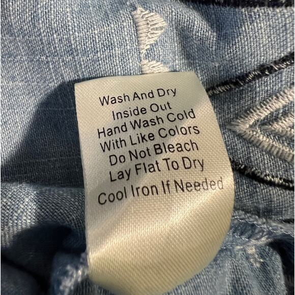 Beau Tissu Chambray Cotton Floral Embroidered Mini Pencil Button Up Skirt Size L - Picture 3 of 7